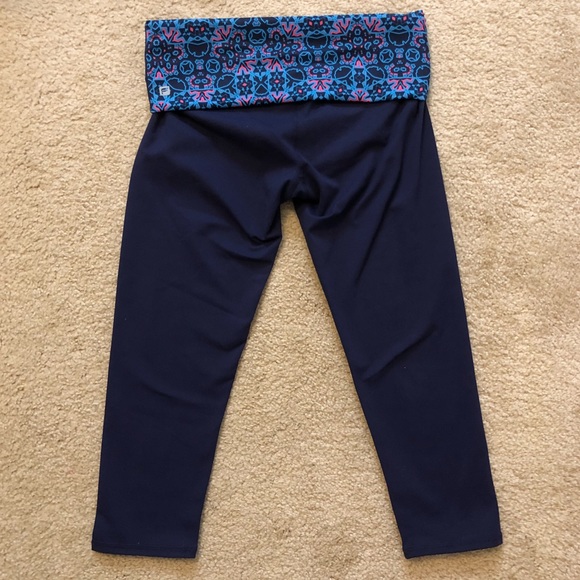Fabletics Salar Fold-Over Capri Sz S - Picture 3 of 7
